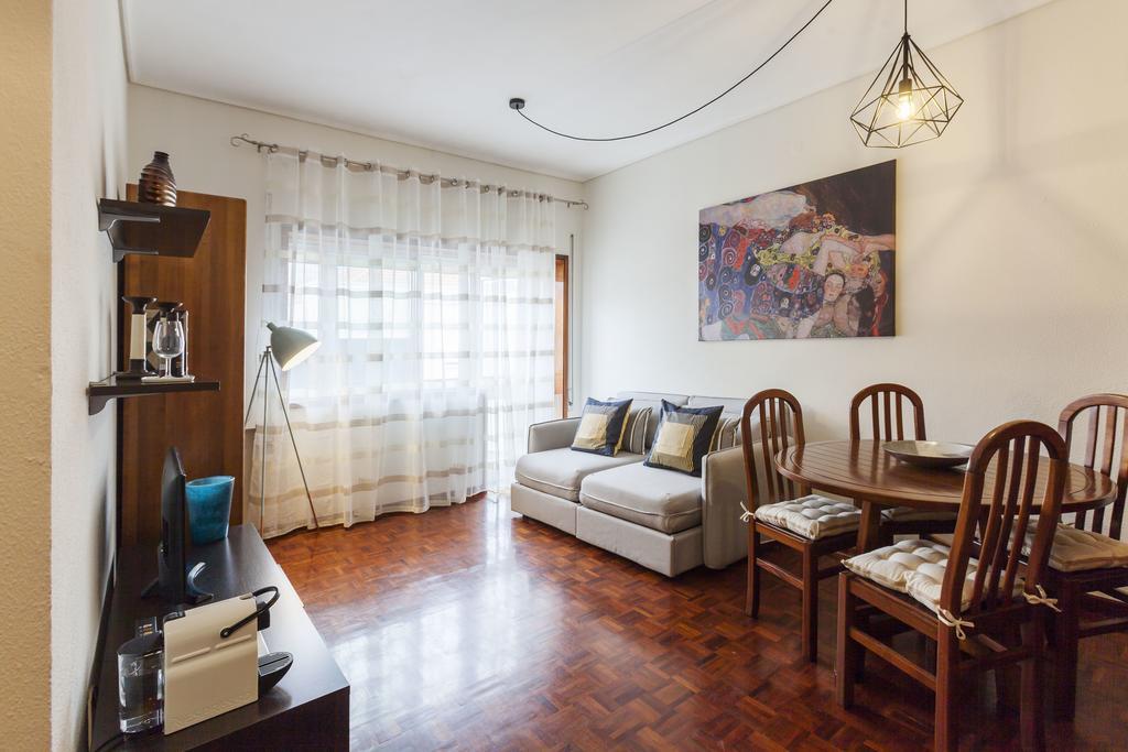 Apartment Camoes Deluxe Порту Екстер'єр фото