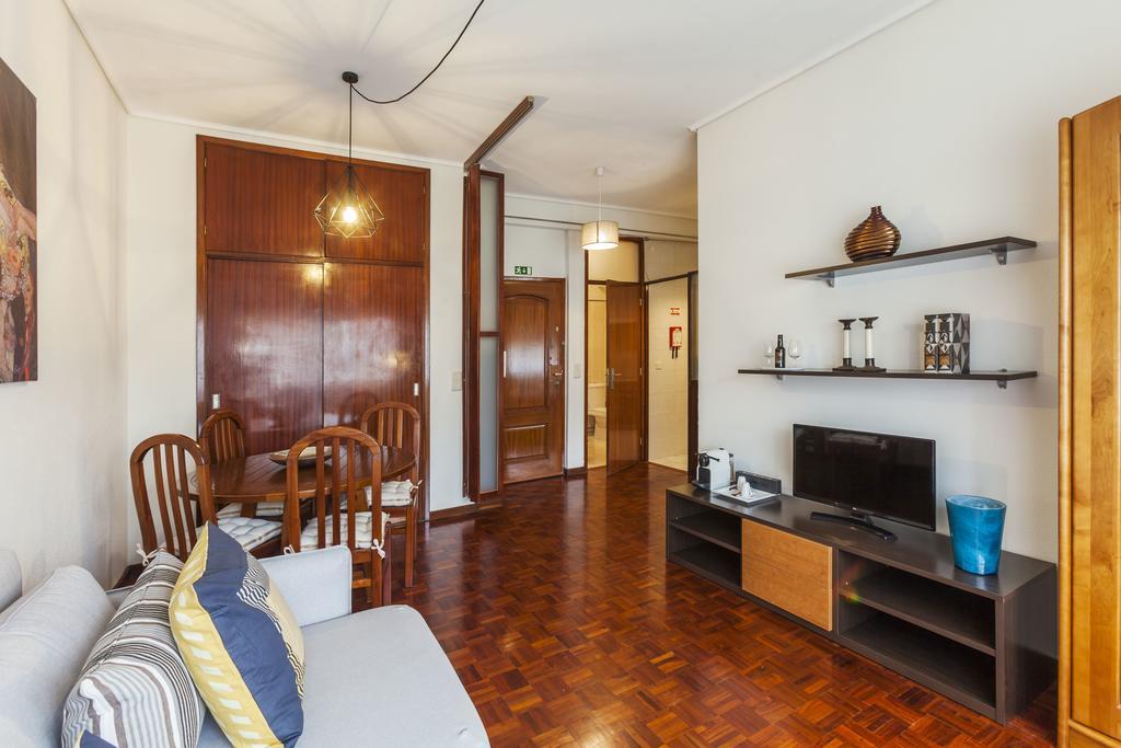Apartment Camoes Deluxe Порту Екстер'єр фото