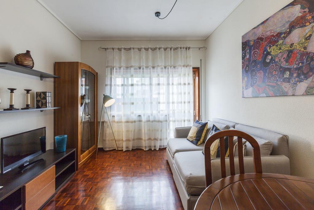 Apartment Camoes Deluxe Порту Екстер'єр фото