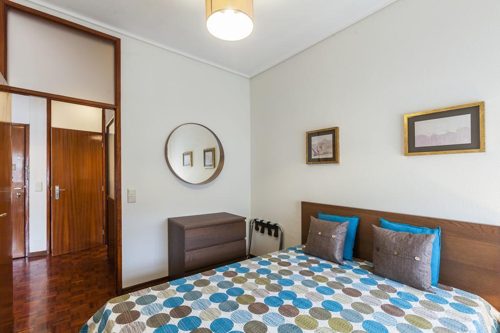Apartment Camoes Deluxe Порту Екстер'єр фото