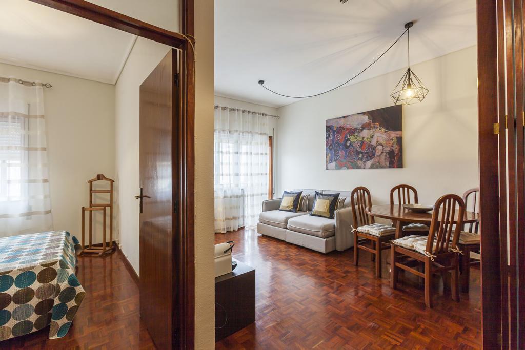 Apartment Camoes Deluxe Порту Екстер'єр фото